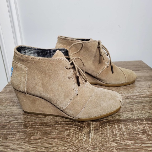 TOMS • Desert Taupe Suede Wedge Boots Sz 6.5 - Picture 5 of 10